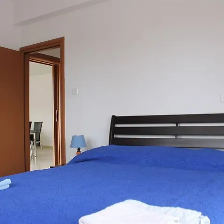 Galatia's Court * פאפוס