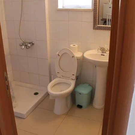 Galatia's Court * פאפוס