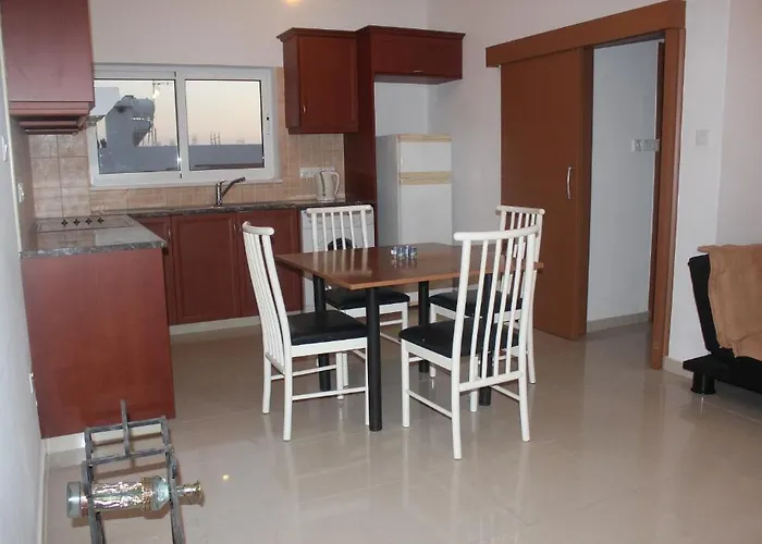 アパート Galatia's Court パ フォス