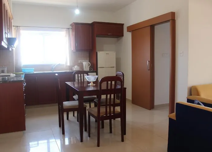 Galatia's Court アパート パ フォス