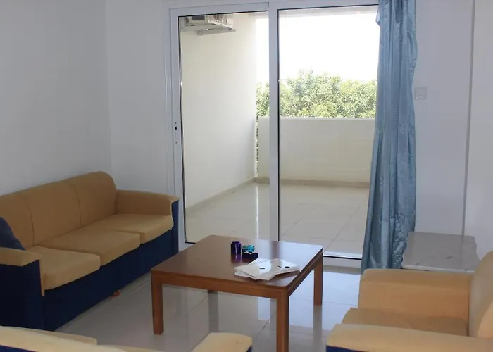 Galatia's Court アパート パ フォス