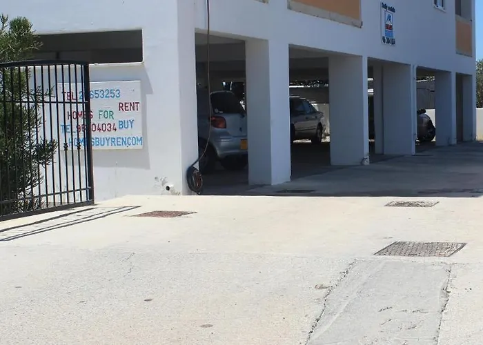 Galatia's Court アパート