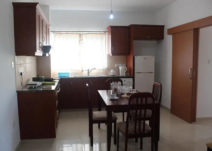 Galatia's Court アパート パ フォス